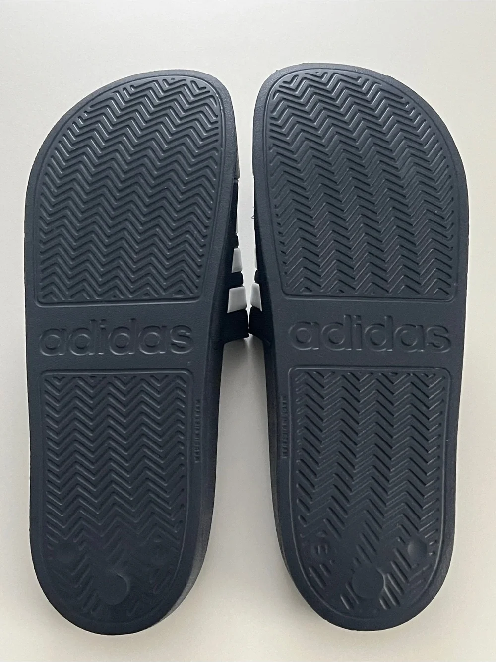 NEW Adidas SLIDE Soccer Shower Sandals Mens 11 Black White Beach Gym